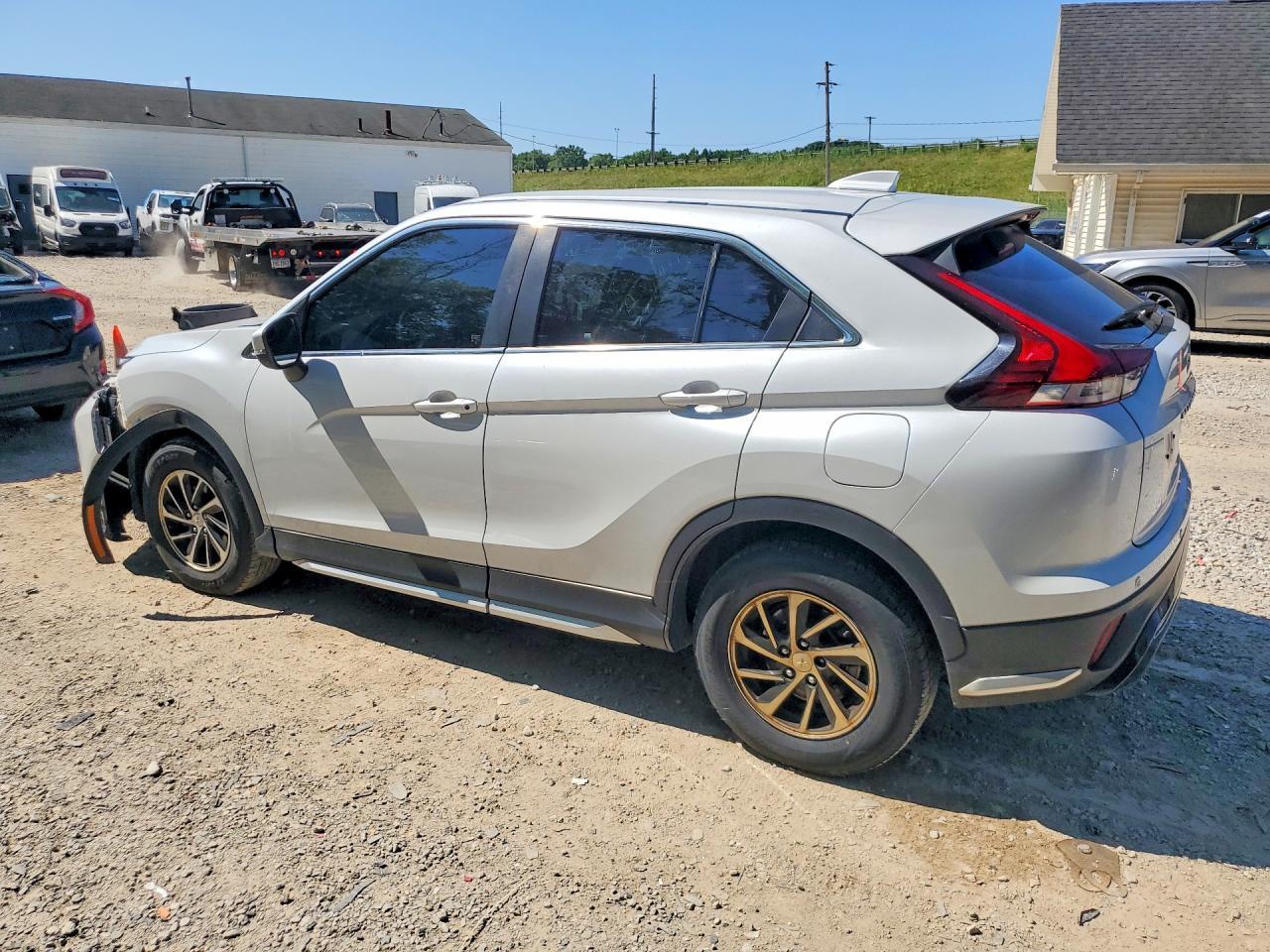 2022 Mitsubishi Eclipse Cross Es - Image 2