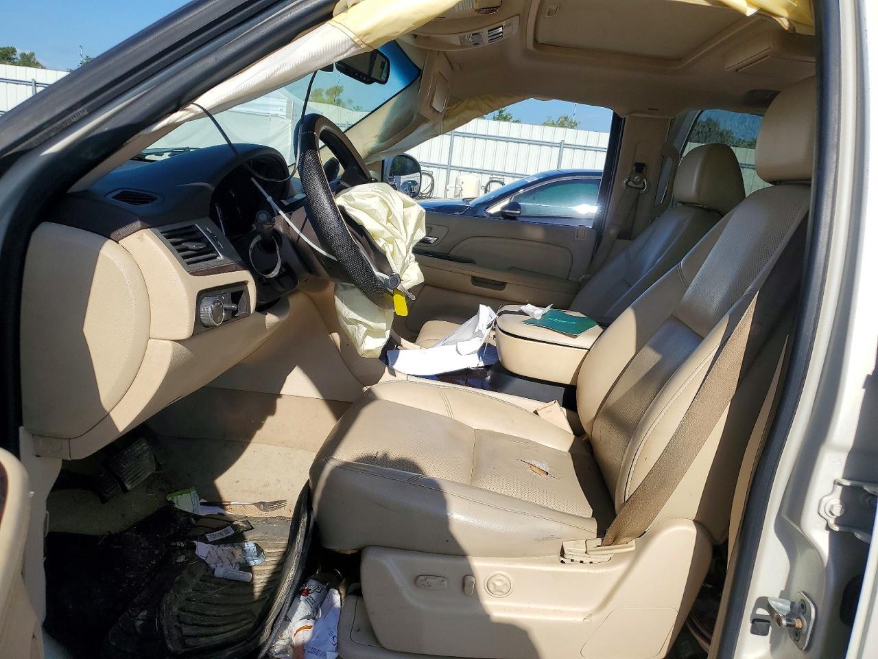 2007 Cadillac Escalade Luxury - Image 7