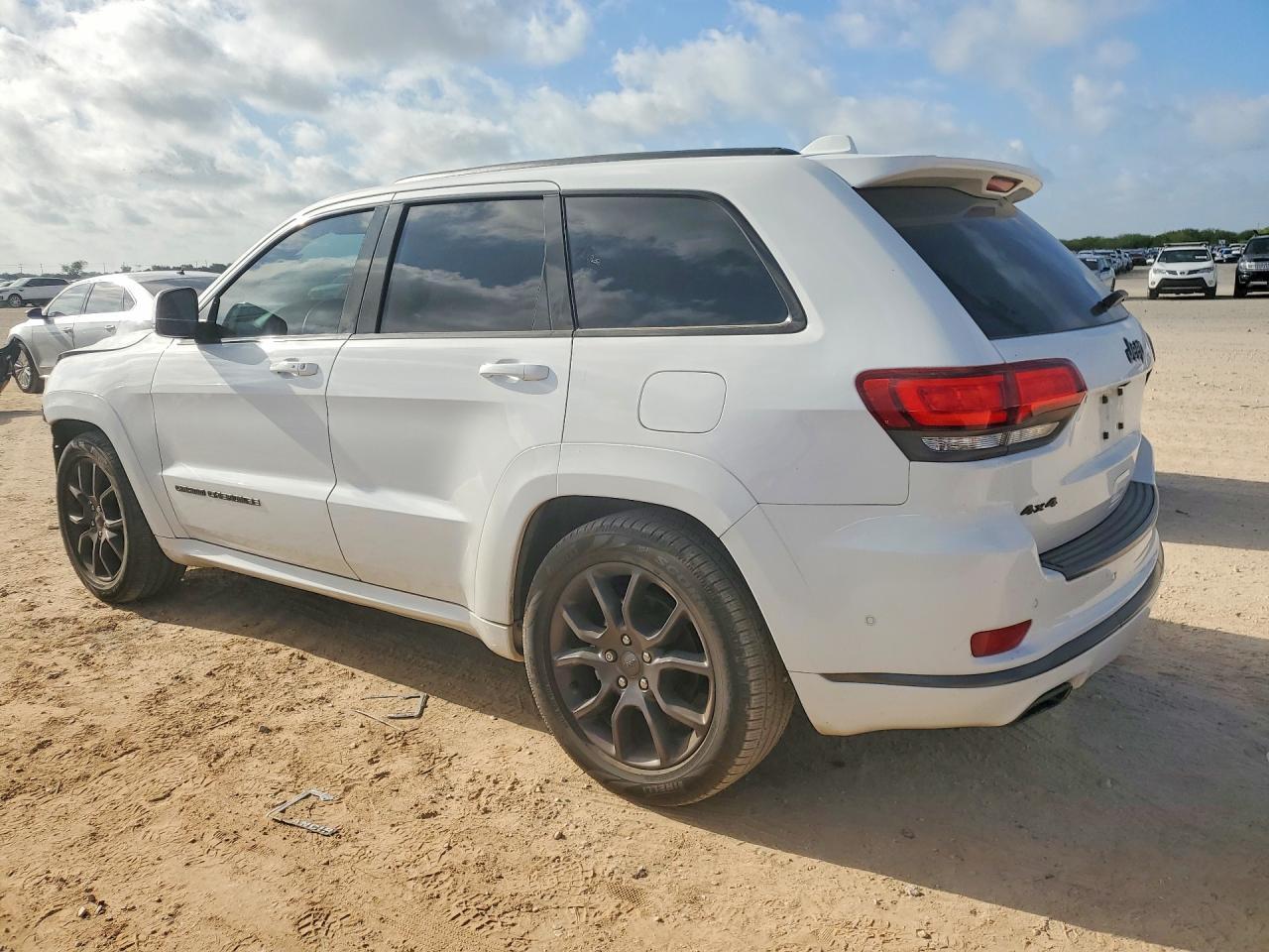 2021 Jeep Grand Cherokee Overland - Фото 2