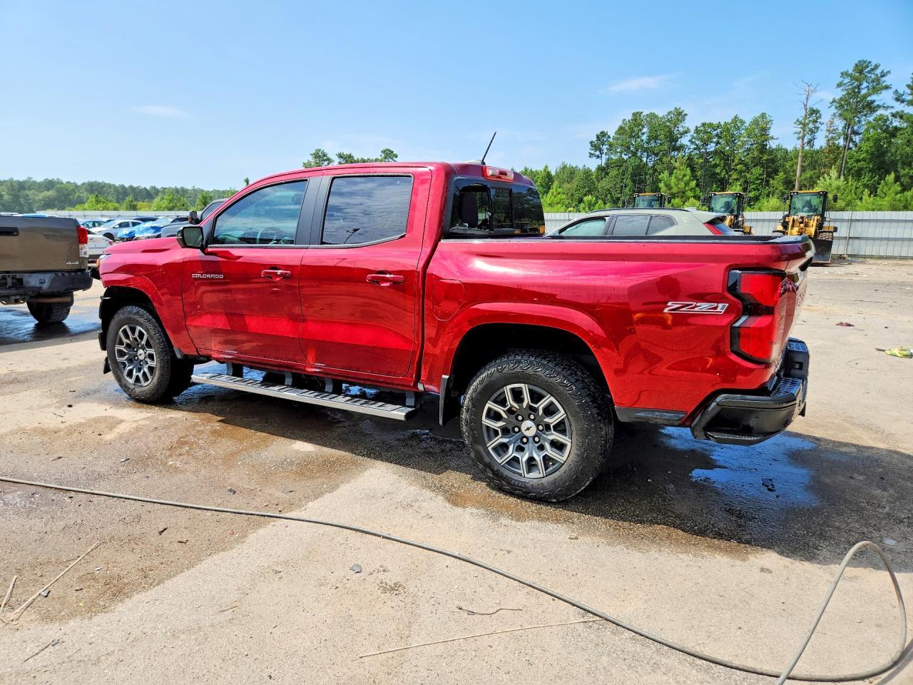 2024 Chevrolet Colorado Z71 - Image 2