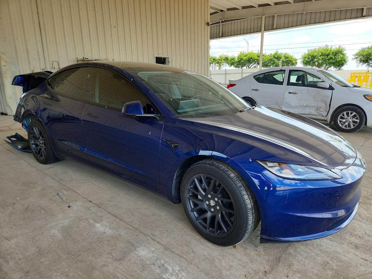 2024 Tesla Model 3 - Фото 4