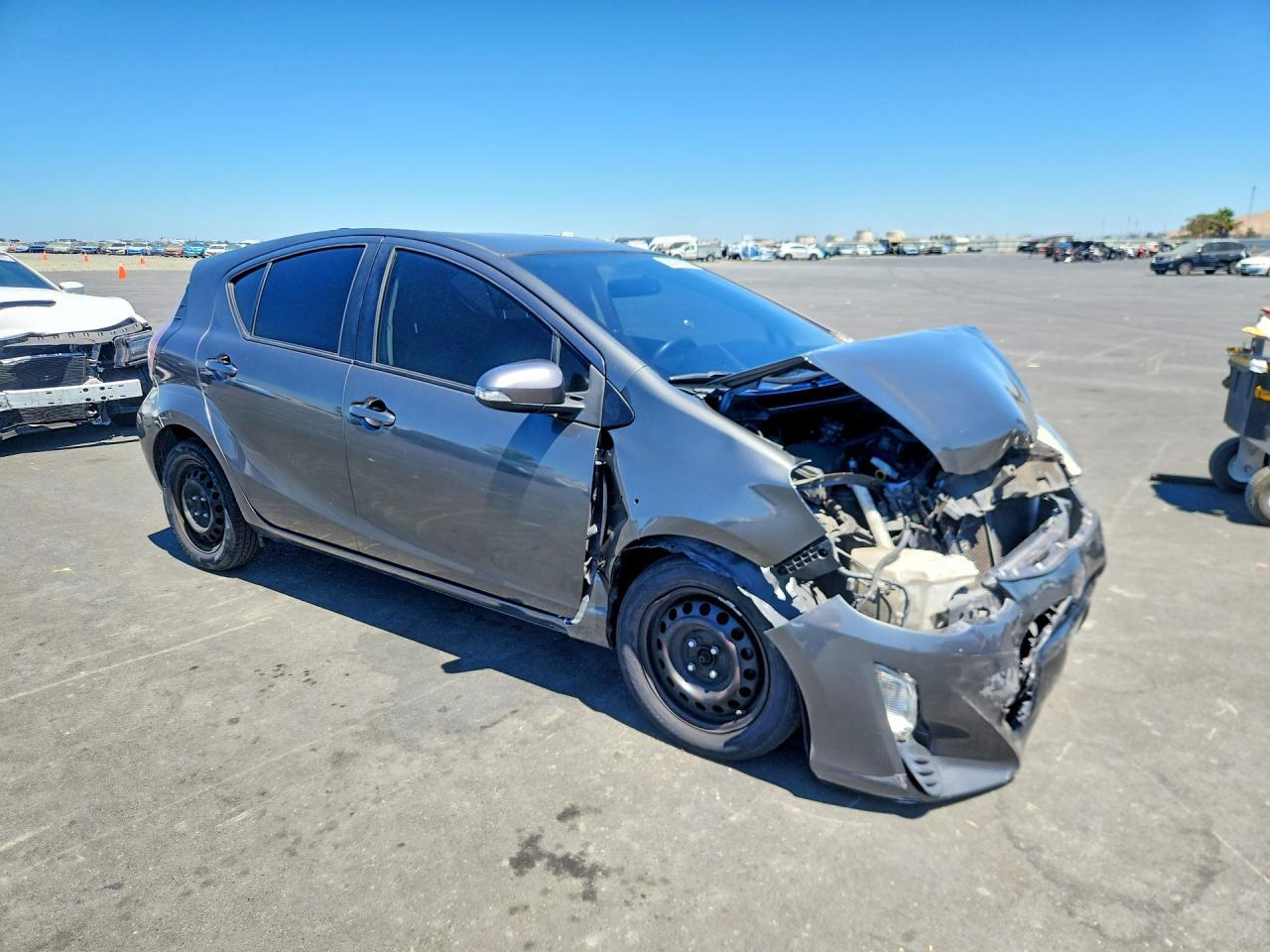 2016 Toyota Prius C Two - Фото 4