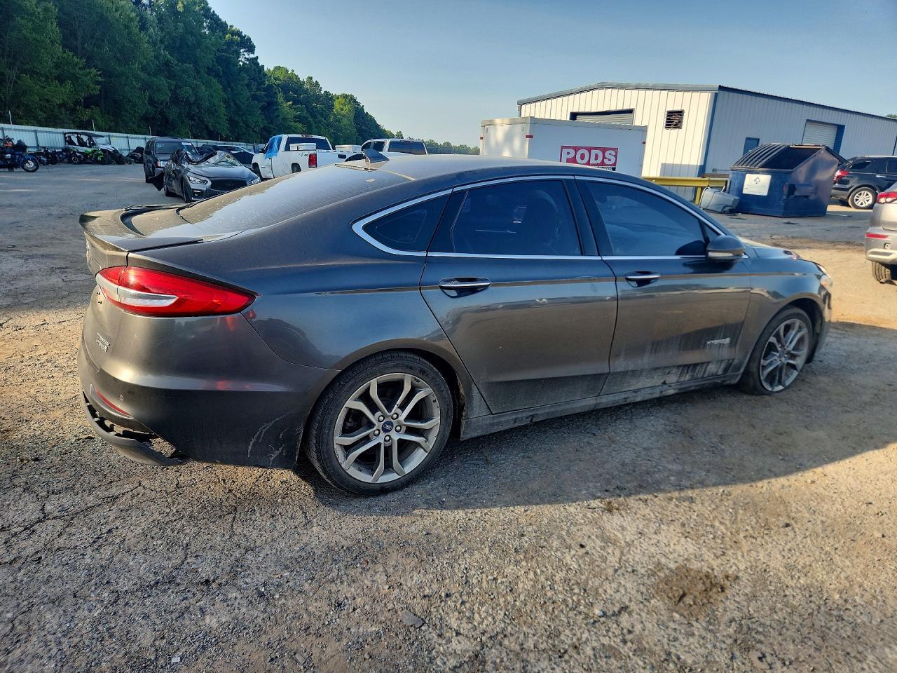 2019 Ford Fusion Titanium - Фото 3