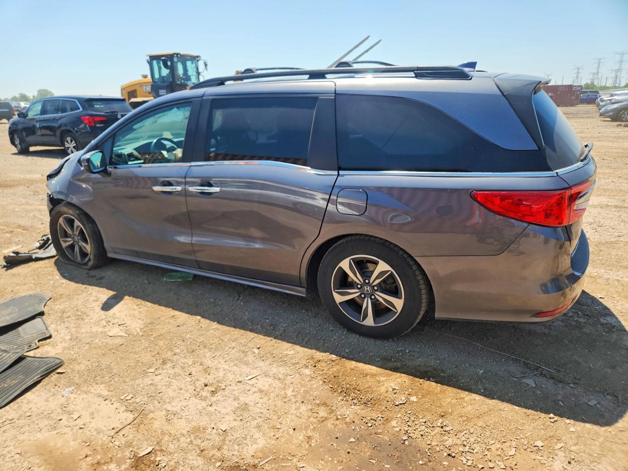 2018 Honda Odyssey Touring - Фото 2