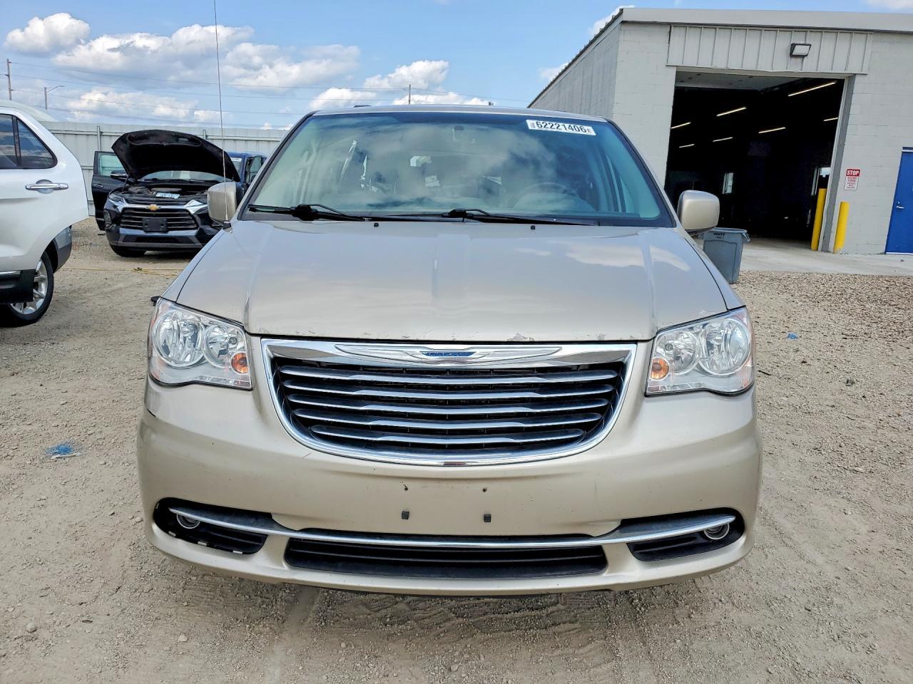 2016 Chrysler Town & Country Touring - Фото 5
