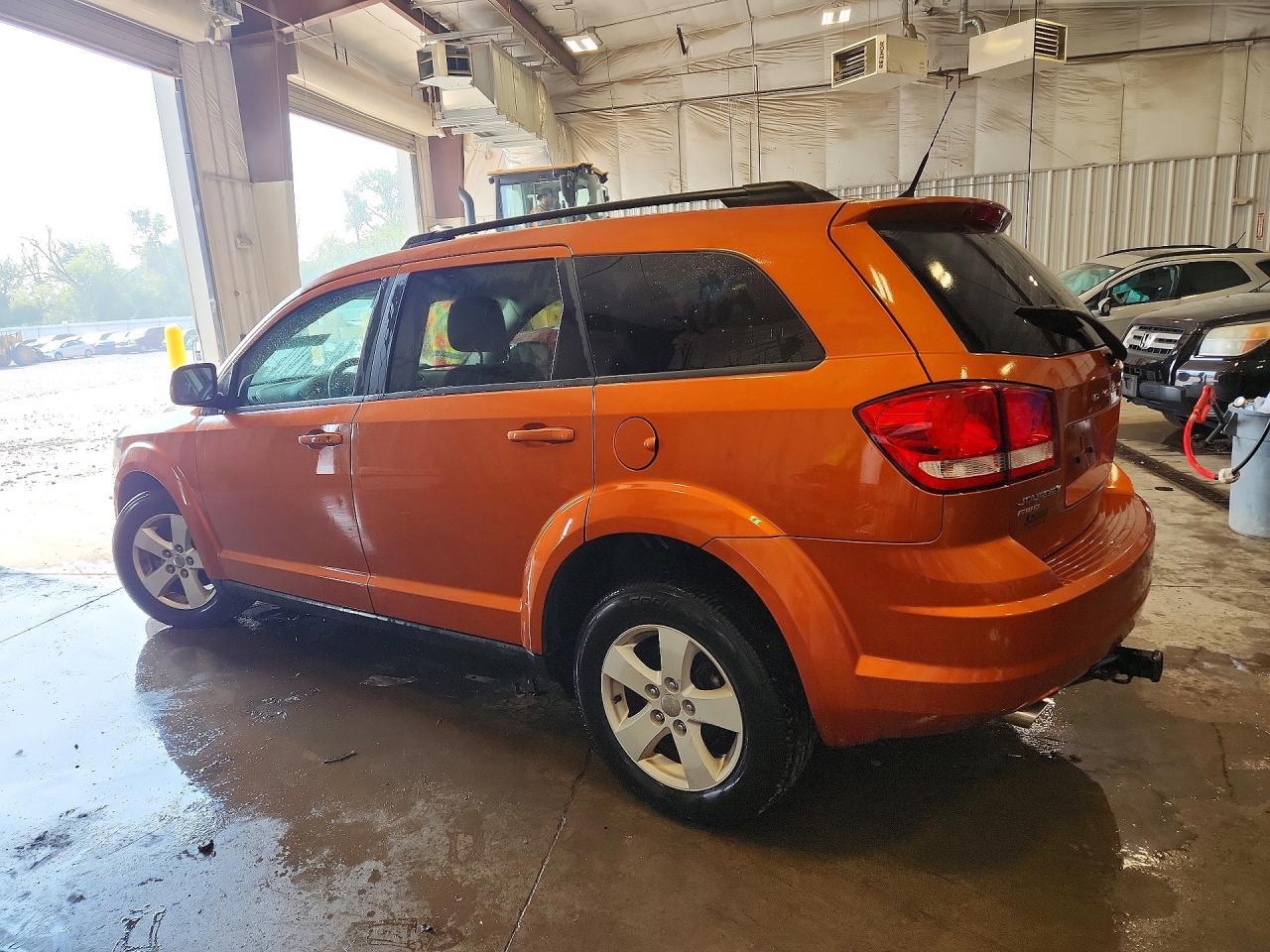 2011 Dodge Journey Mainstreet - Image 2