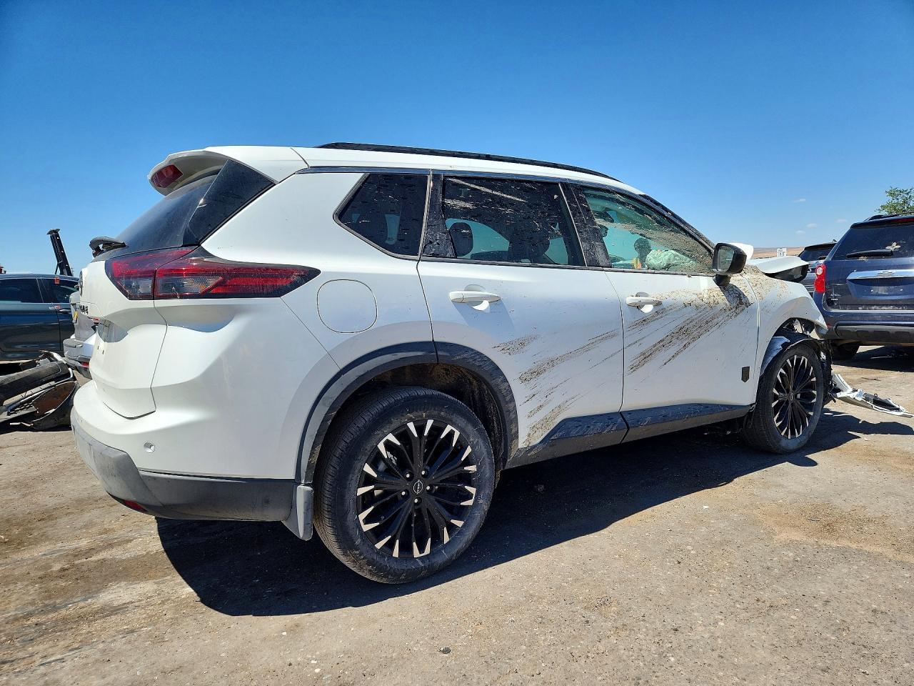 2026 Nissan Rogue Dark Armor - Фото 3
