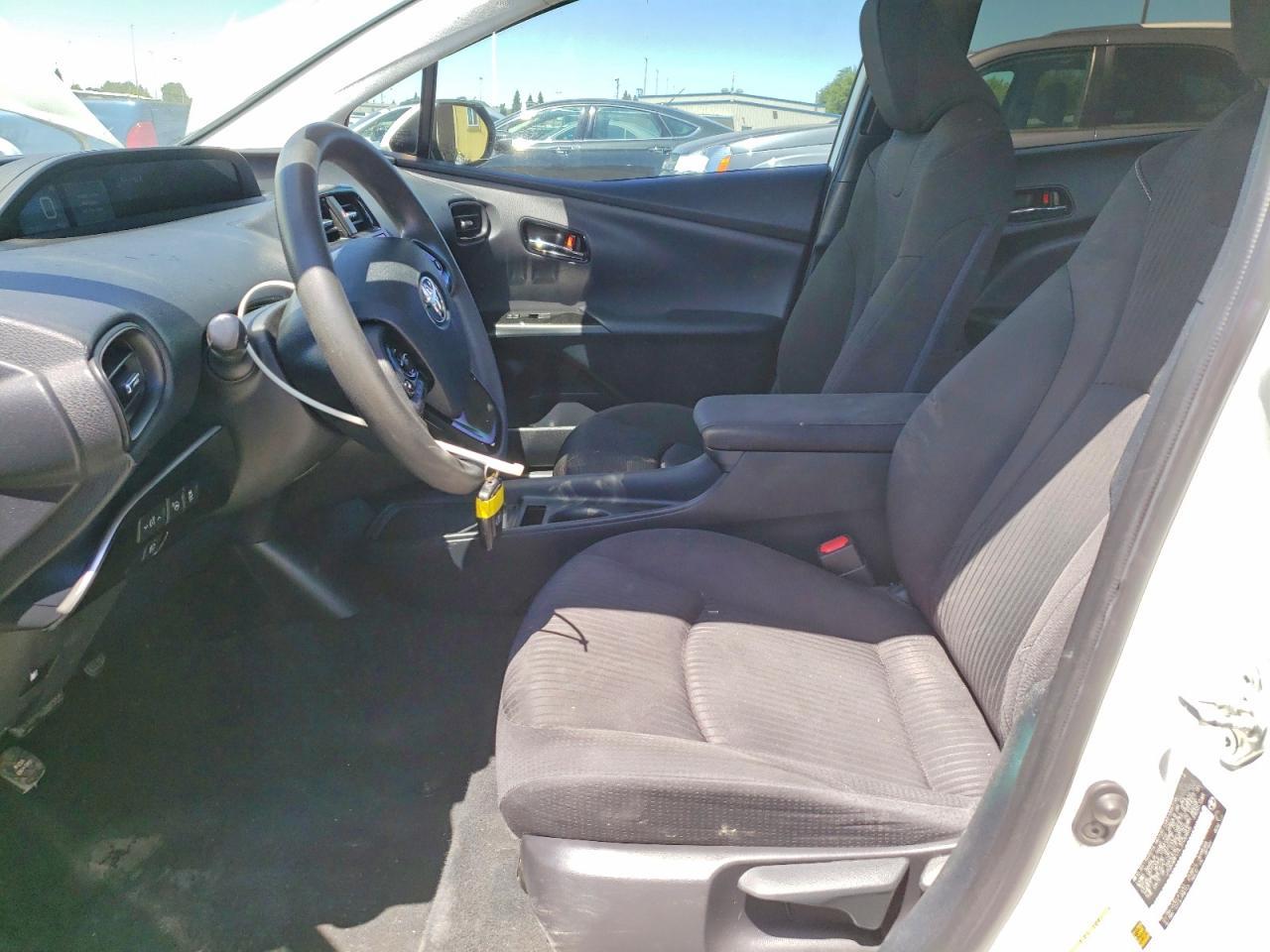 2020 Toyota Prius Le - Image 7