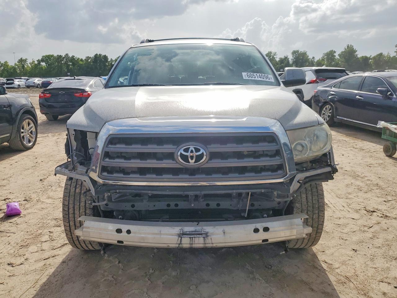 2014 Toyota Sequoia Sr5 - Image 5
