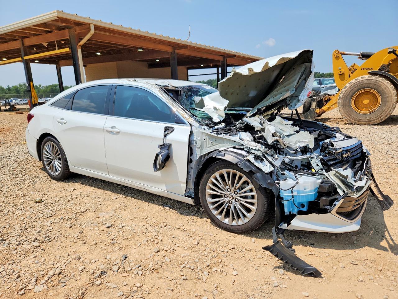 2022 Toyota Avalon Limited - Фото 4