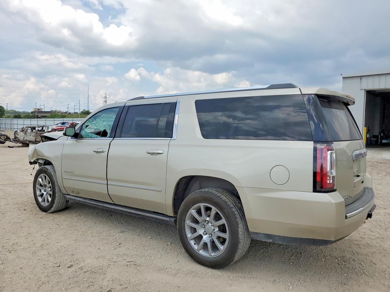 2016 GMC Yukon Xl Denali - Image 2