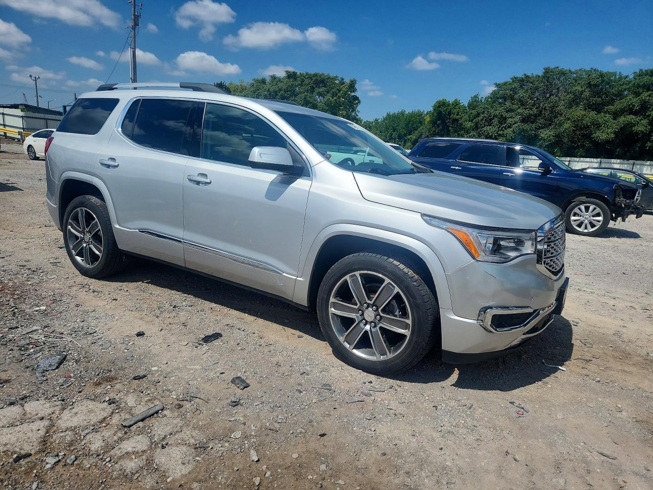 2017 GMC Acadia Denali - Фото 4