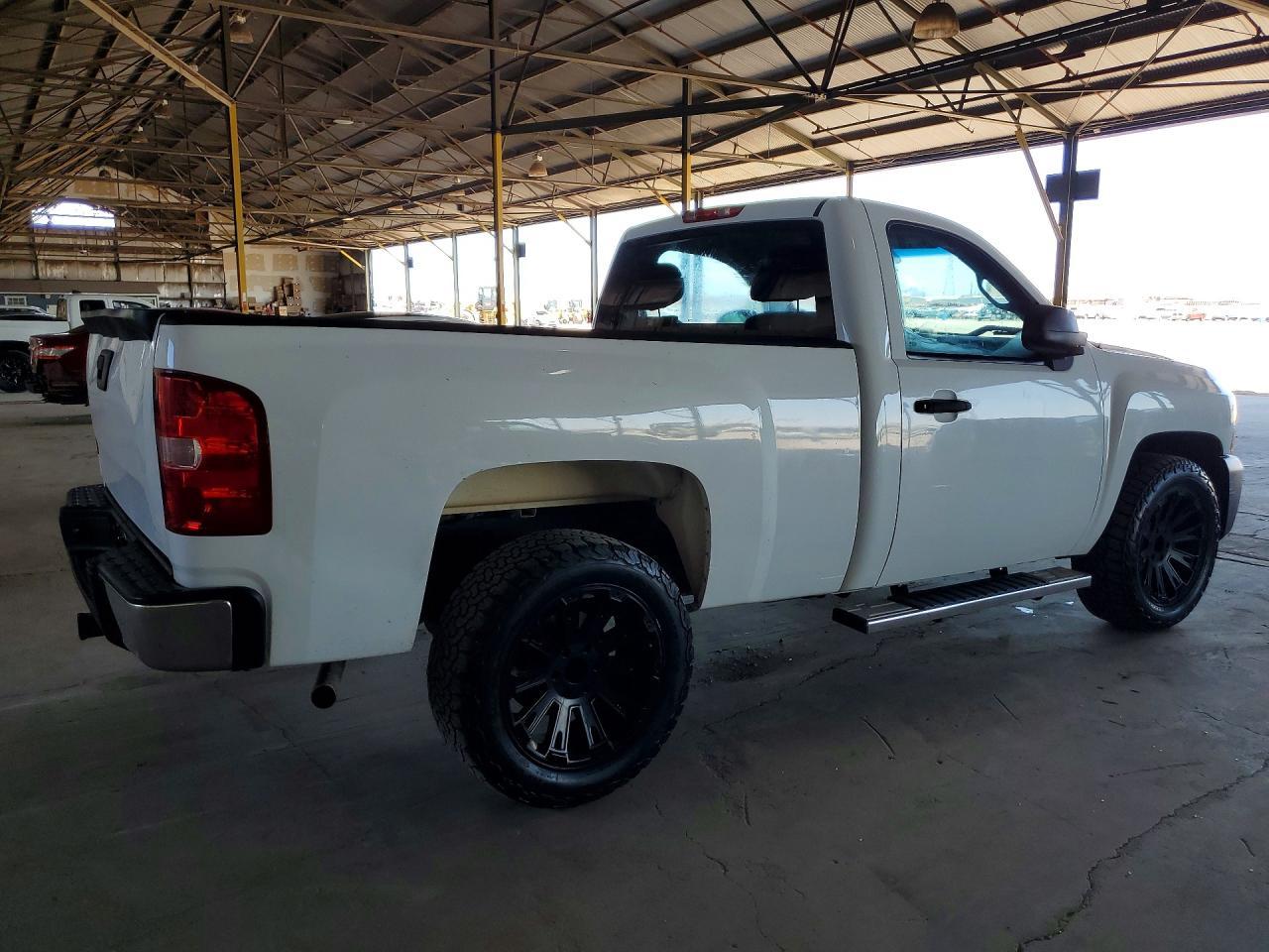 2011 Chevrolet Silverado C1500 - Фото 3