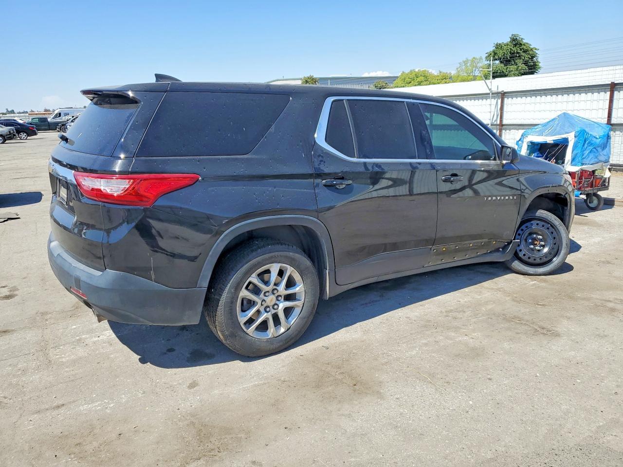 2019 Chevrolet Traverse Ls - Фото 3