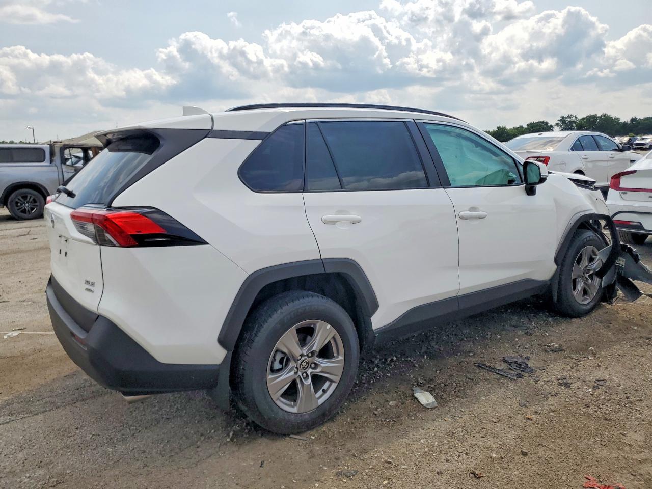 2023 Toyota Rav4 Xle - Image 3