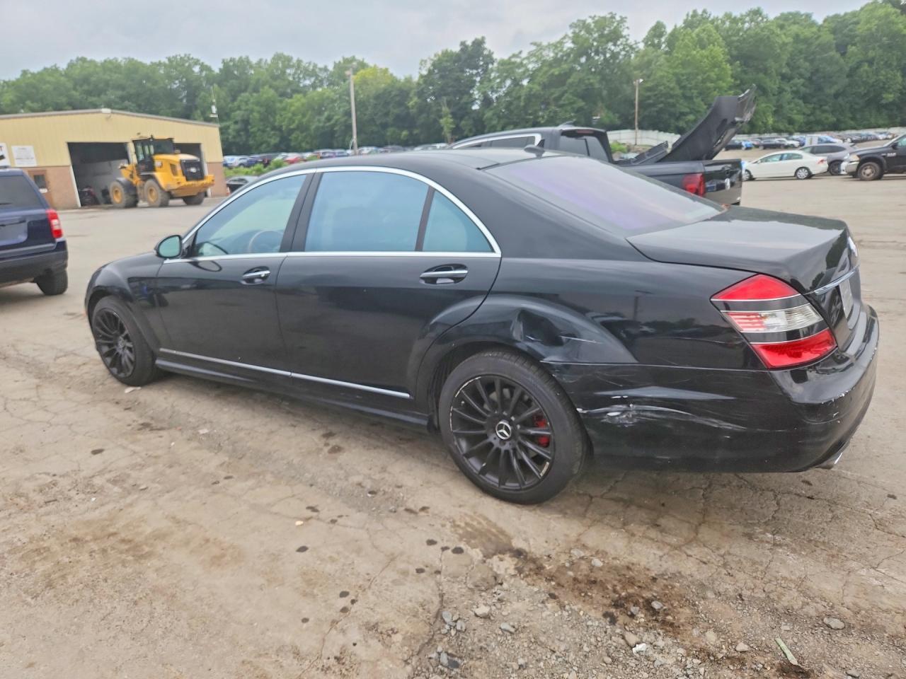 2009 Mercedes-Benz S 550 4Matic - Image 2
