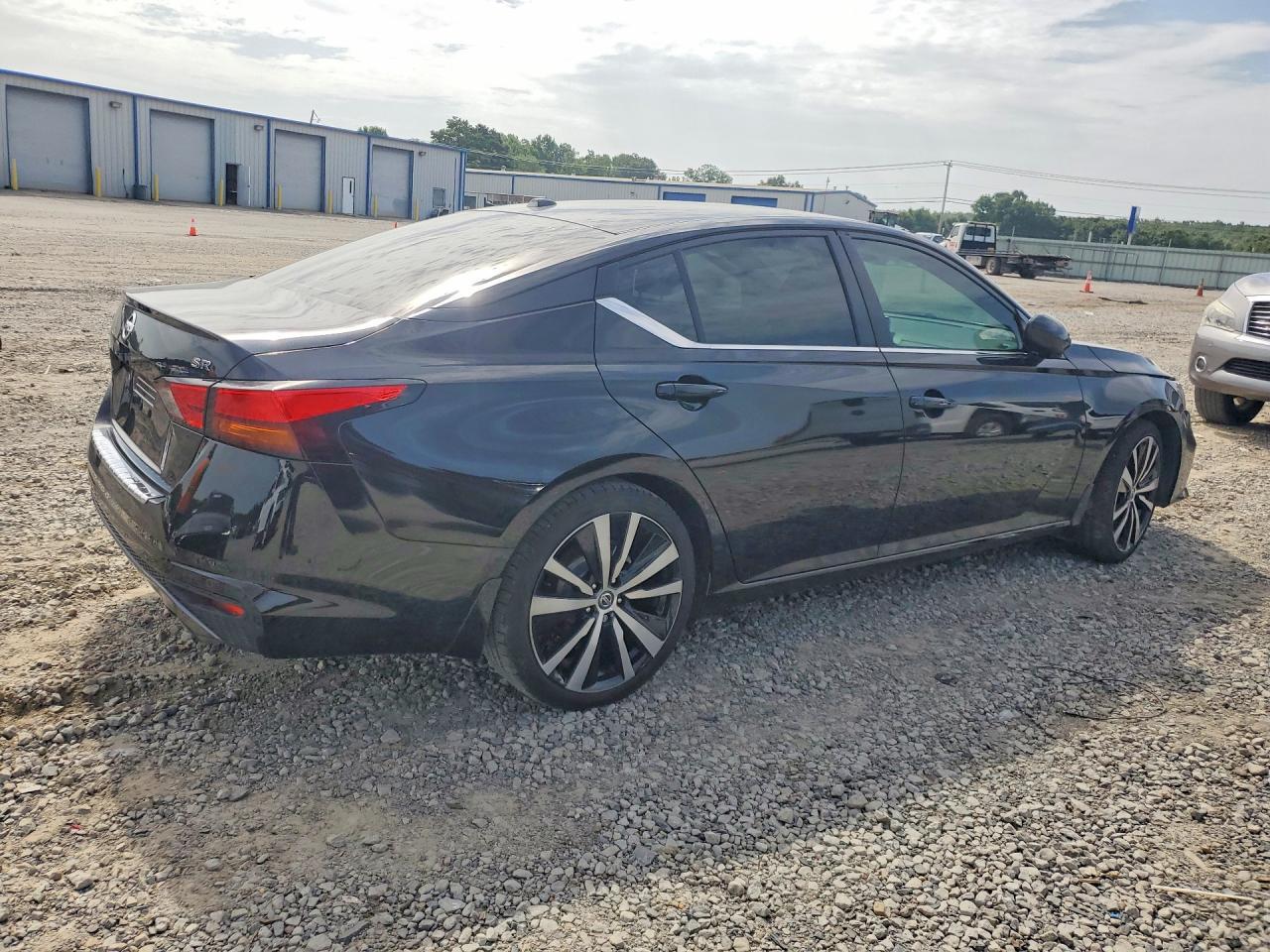 2021 Nissan Altima Sr - Image 3