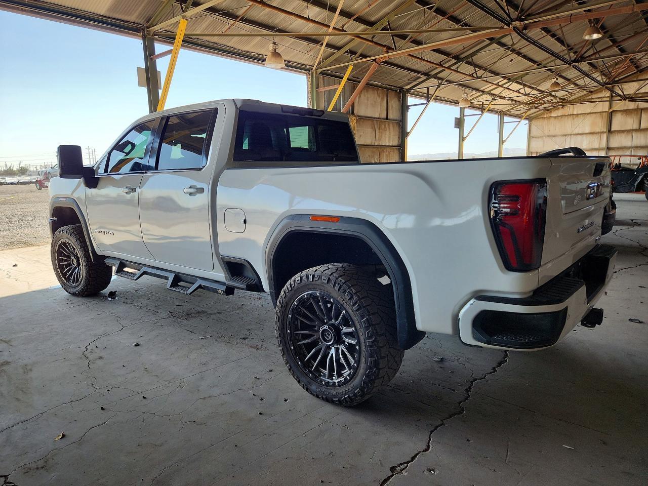 2024 GMC Sierra - Фото 2