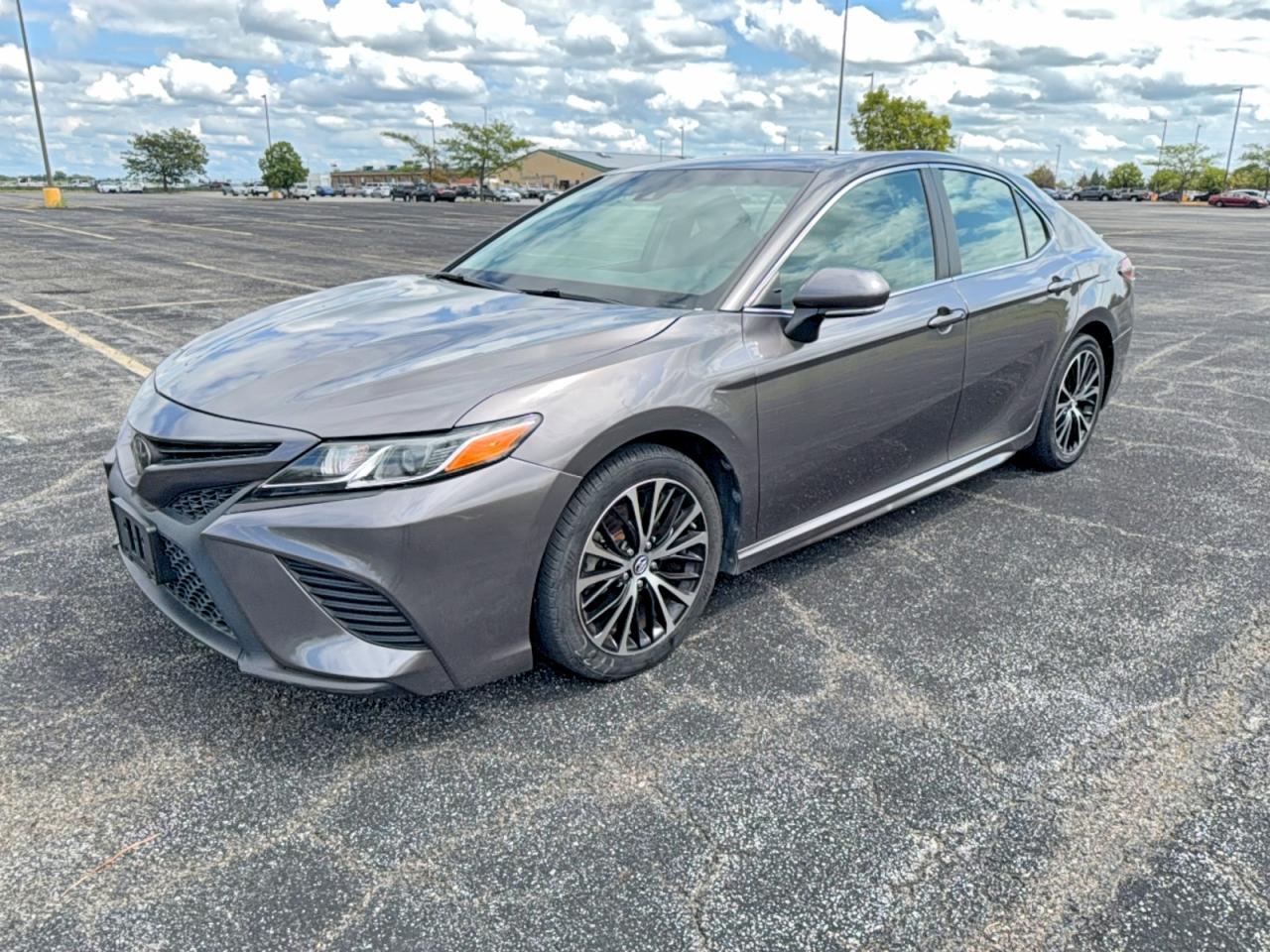 2018 Toyota Camry Se - Image 2