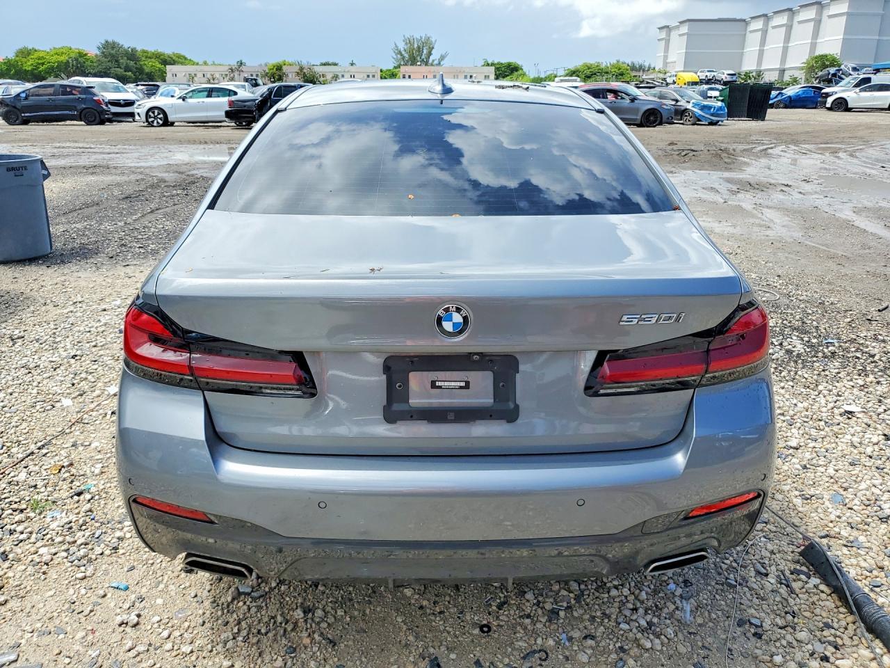 2023 BMW 530 I - Фото 6