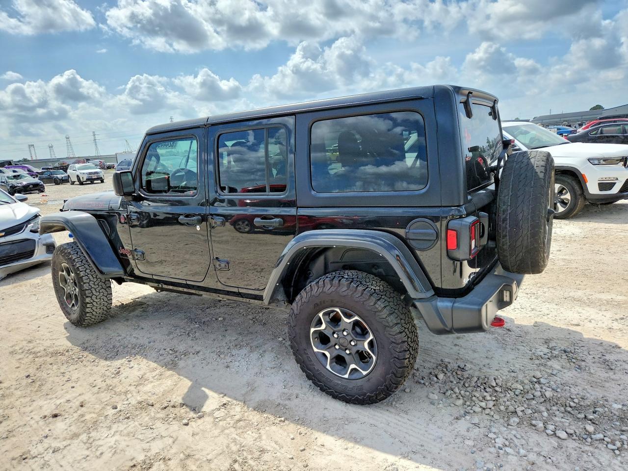 2023 Jeep Wrangler Rubicon - Фото 2