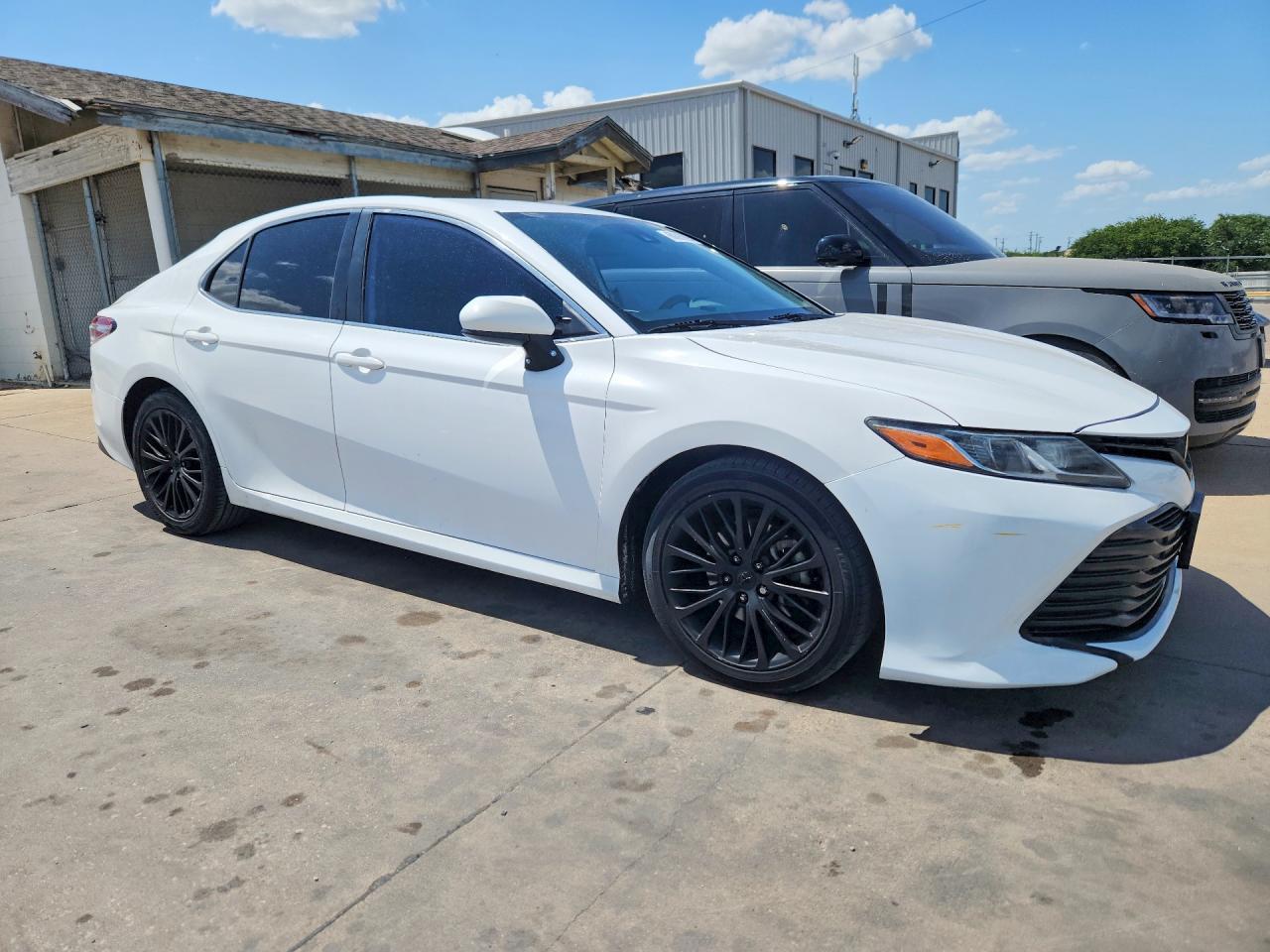 2019 Toyota Camry Le - Фото 4