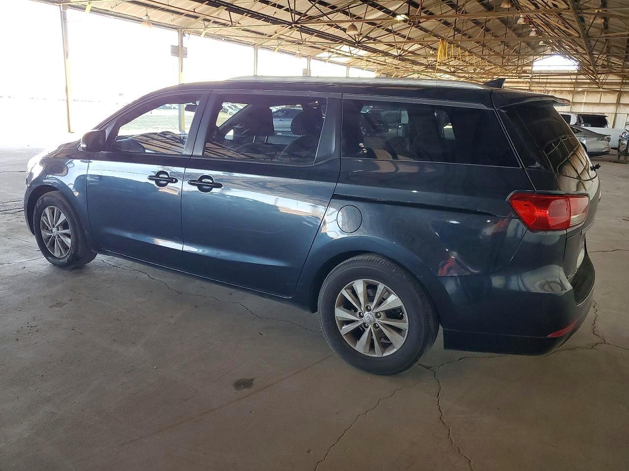 2015 Kia Sedona Lx - Фото 2