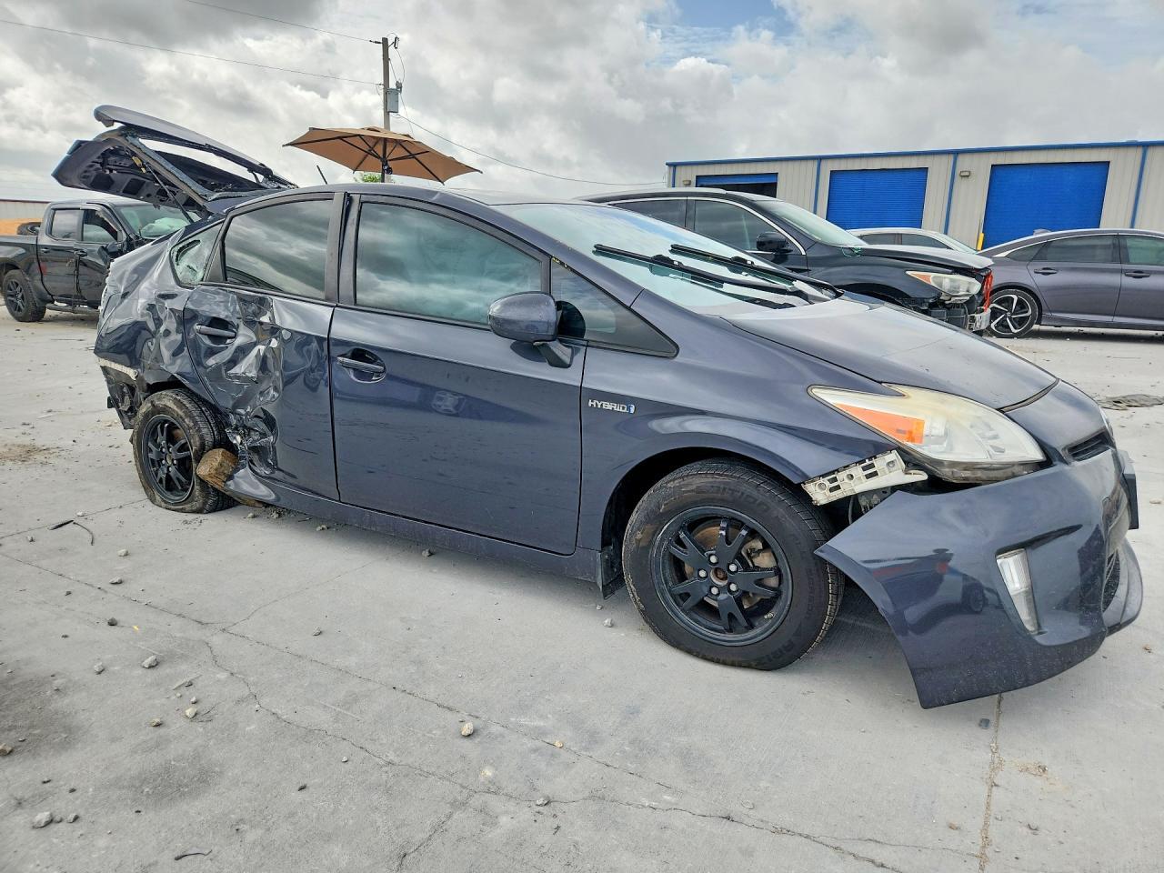 2015 Toyota Prius Three - Image 4