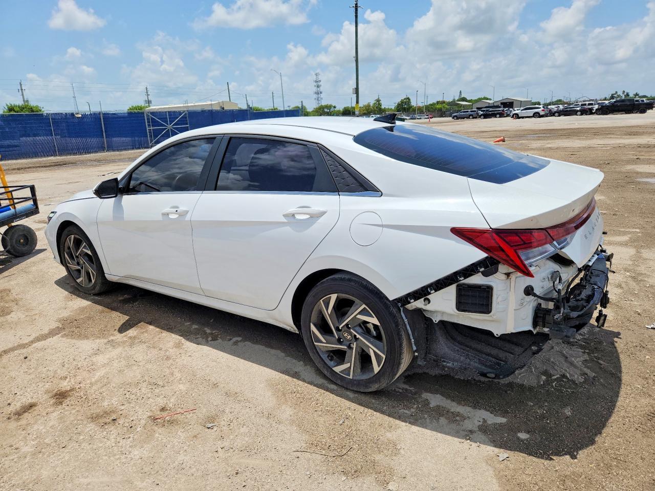 2025 Hyundai Elantra Sel - Image 2