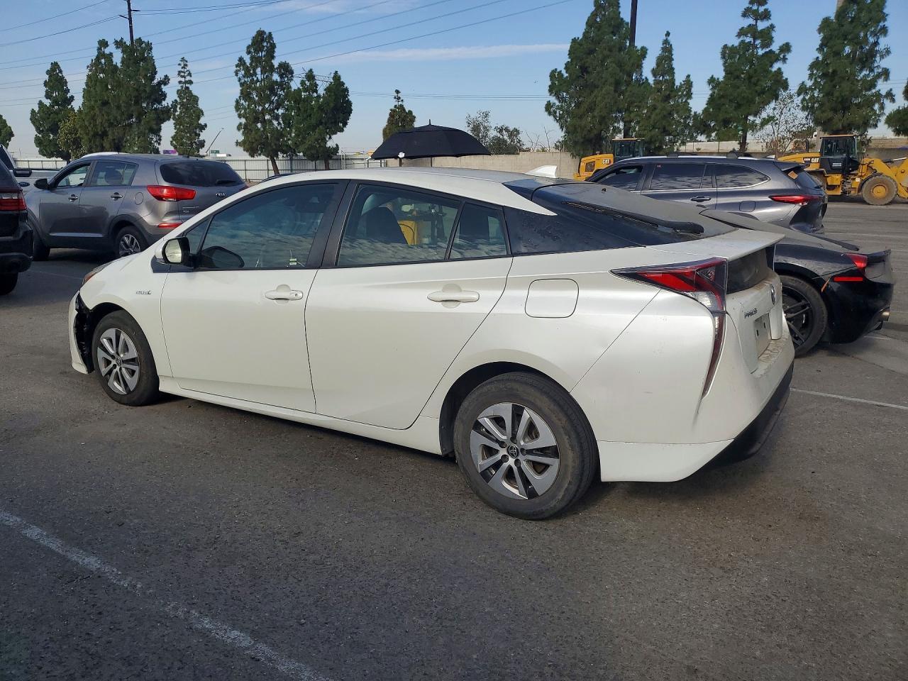 2018 Toyota Prius Two - Фото 2