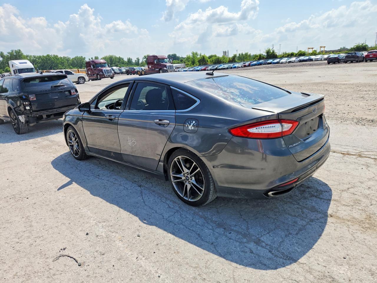 2015 Ford Fusion Titanium - Фото 2