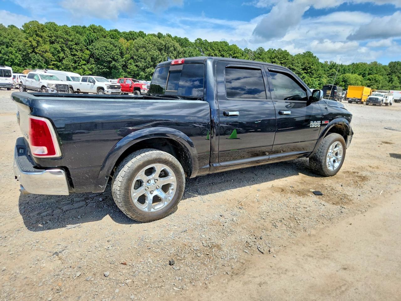 2017 Ram 1500 Laramie - Фото 3