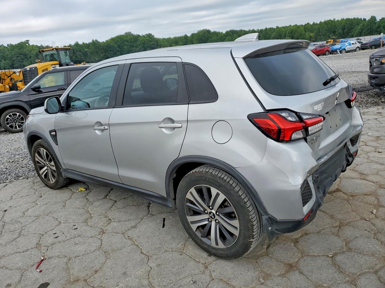 2022 Mitsubishi Outlander Sport Es - Image 2