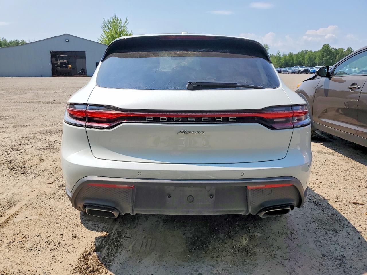 2022 Porsche Macan - Image 6