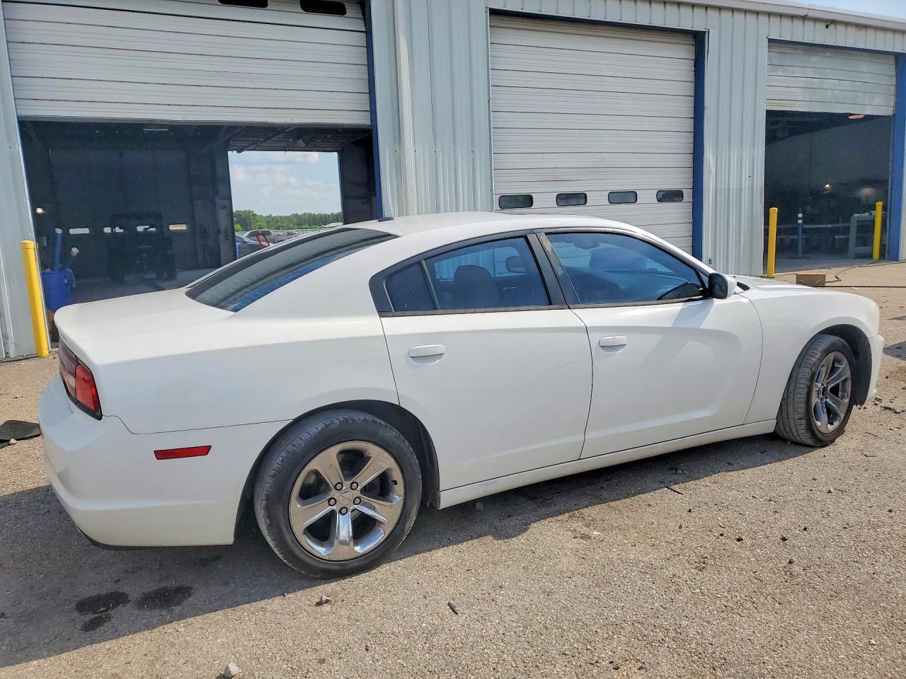 2011 Dodge Charger - Фото 3