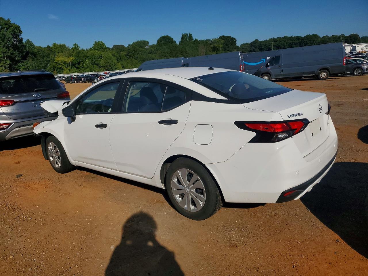 2023 Nissan Versa S - Image 2