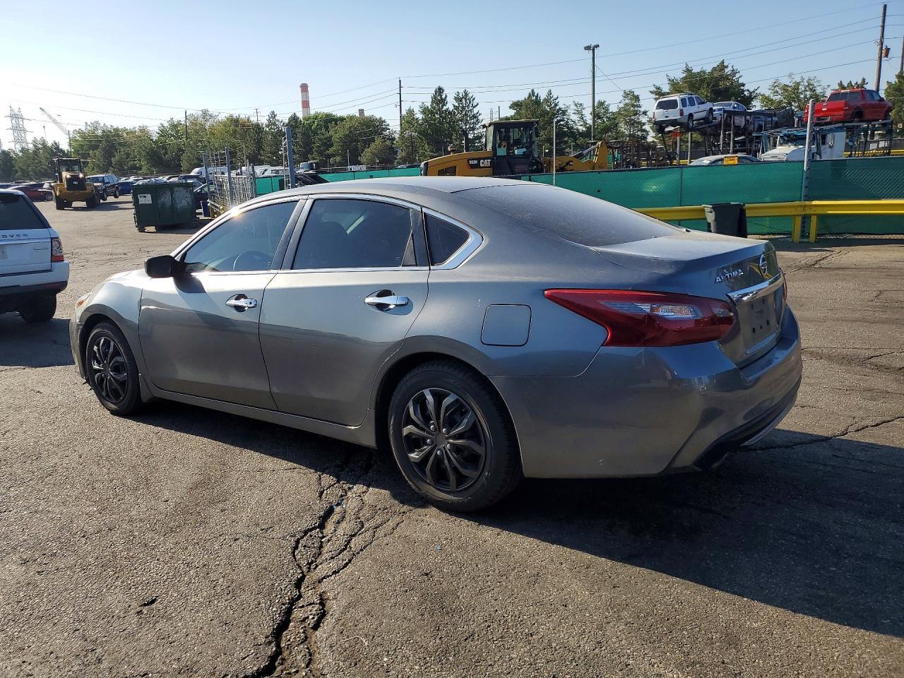 2018 Nissan Altima 2.5 S - Фото 2