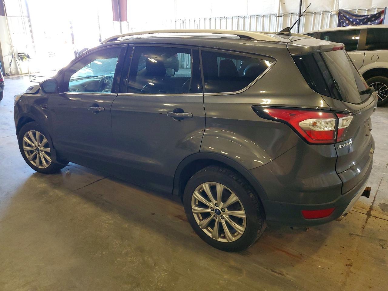 2018 Ford Escape Titanium - Фото 2