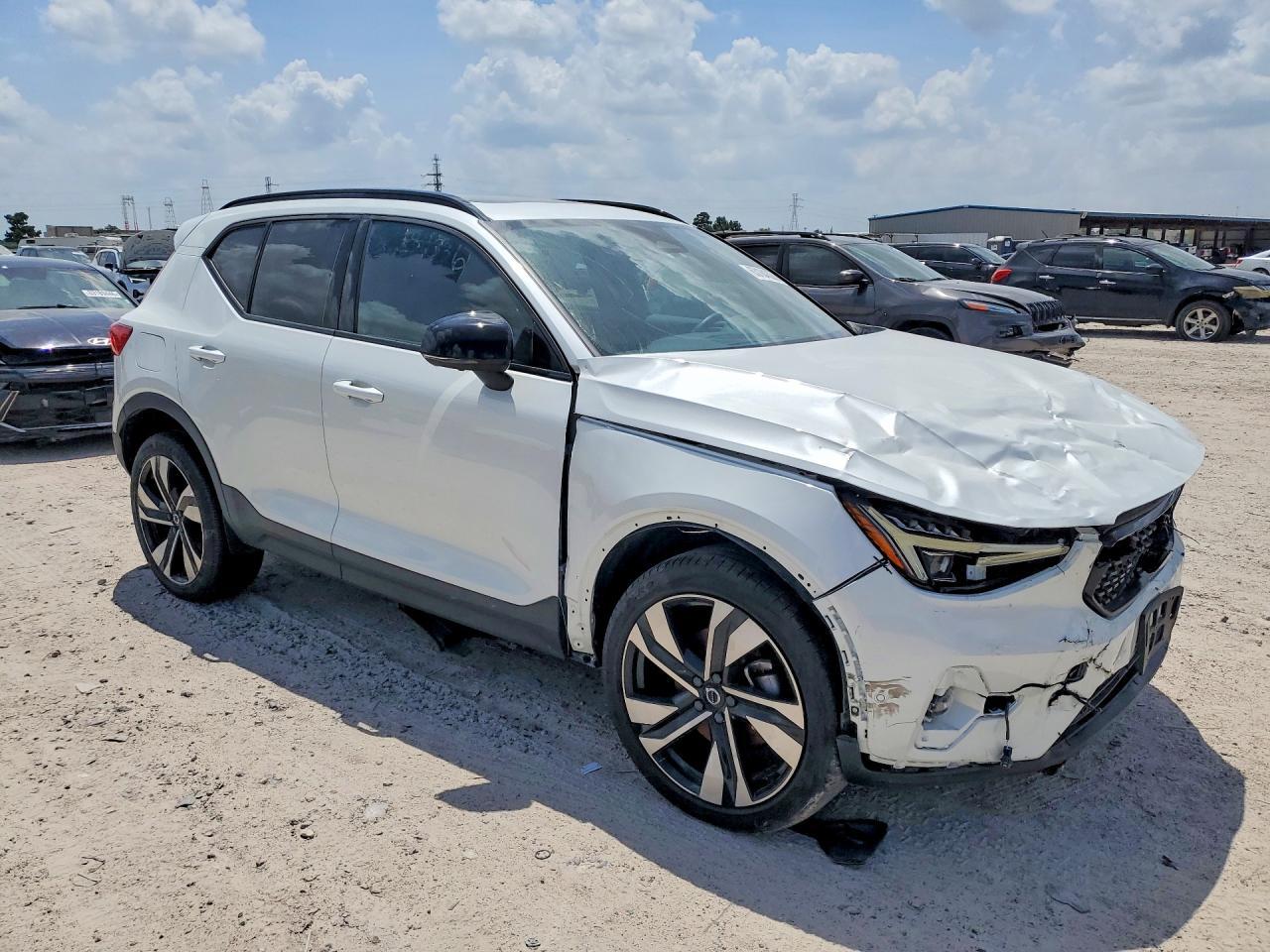 2023 Volvo Xc40 Ultimate - Фото 4