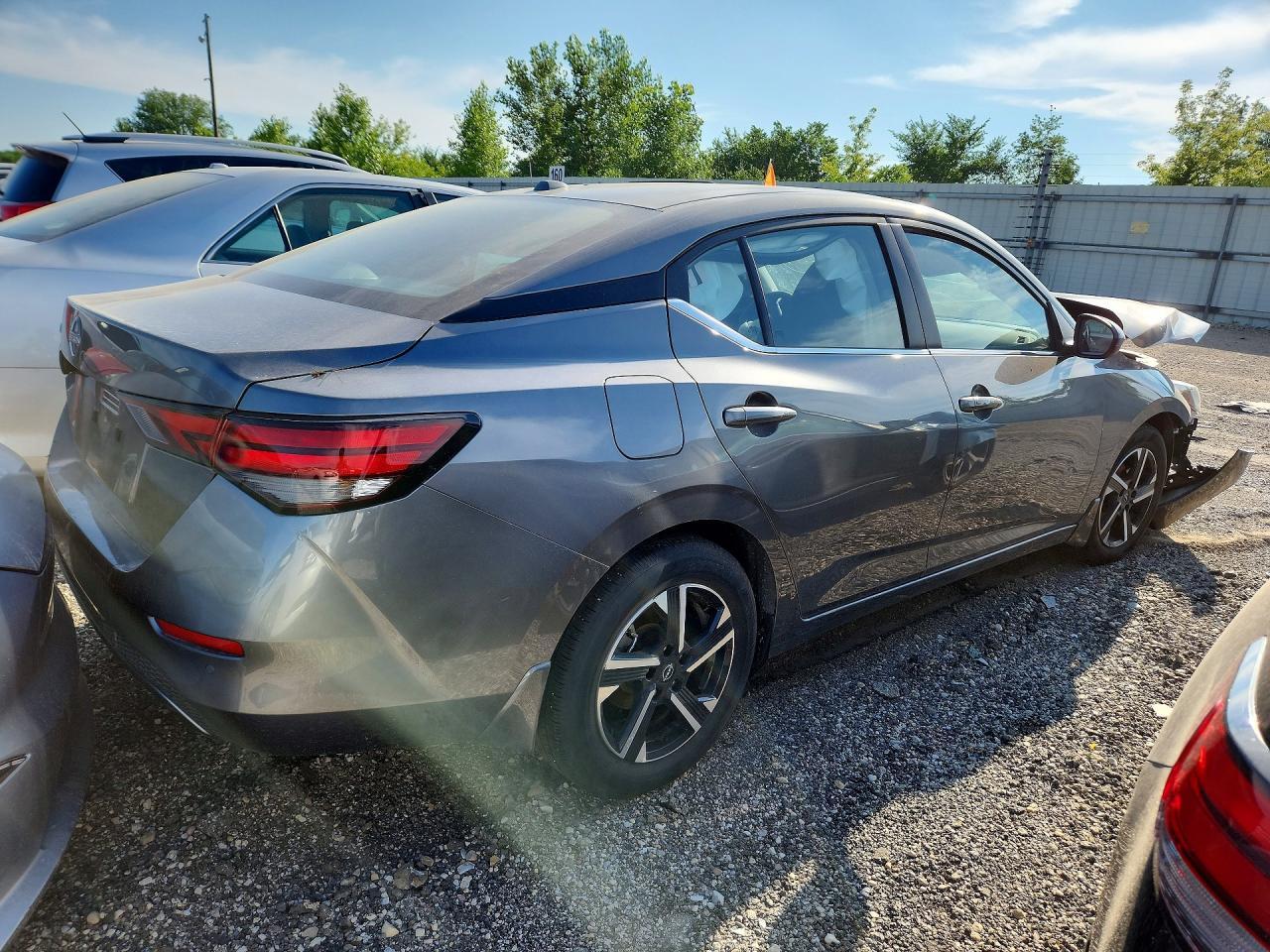 2025 Nissan Sentra - Image 3