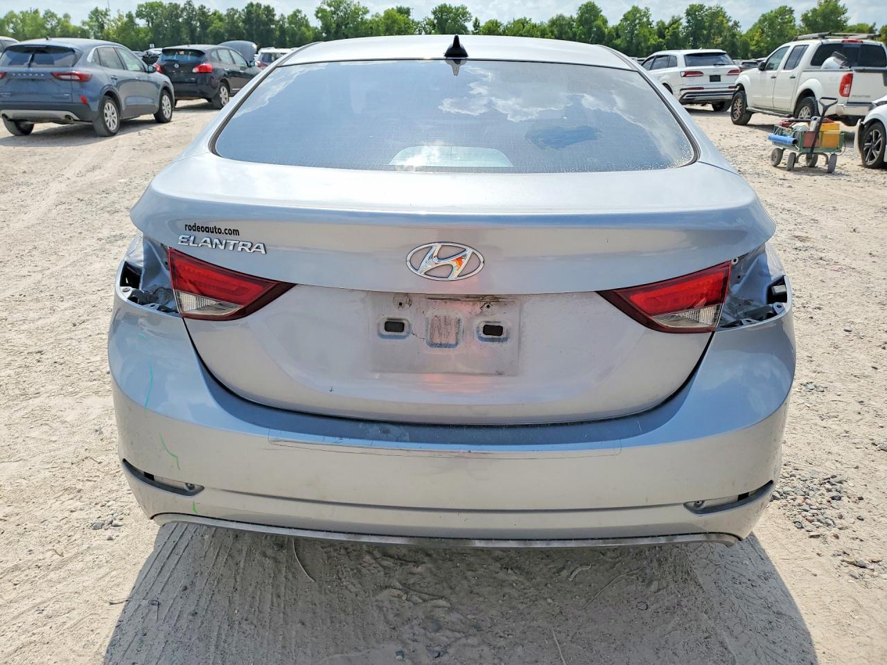 2016 Hyundai Elantra Se - Image 6