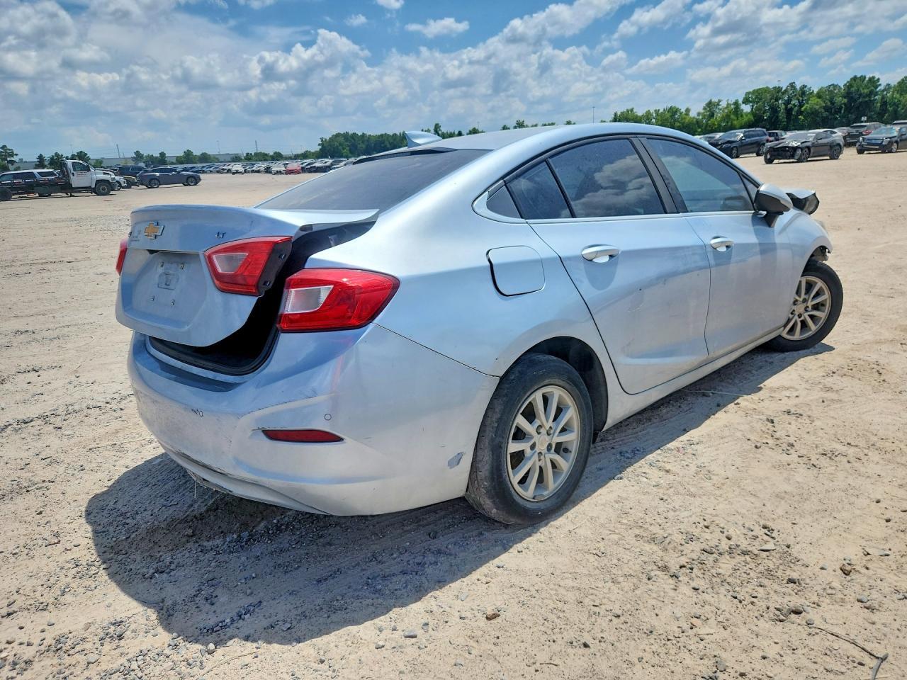 2018 Chevrolet Cruze Lt - Фото 3