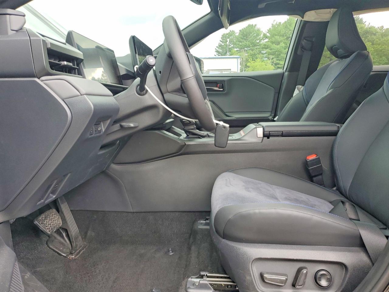 2026 Toyota Rav4 Xse - Image 7
