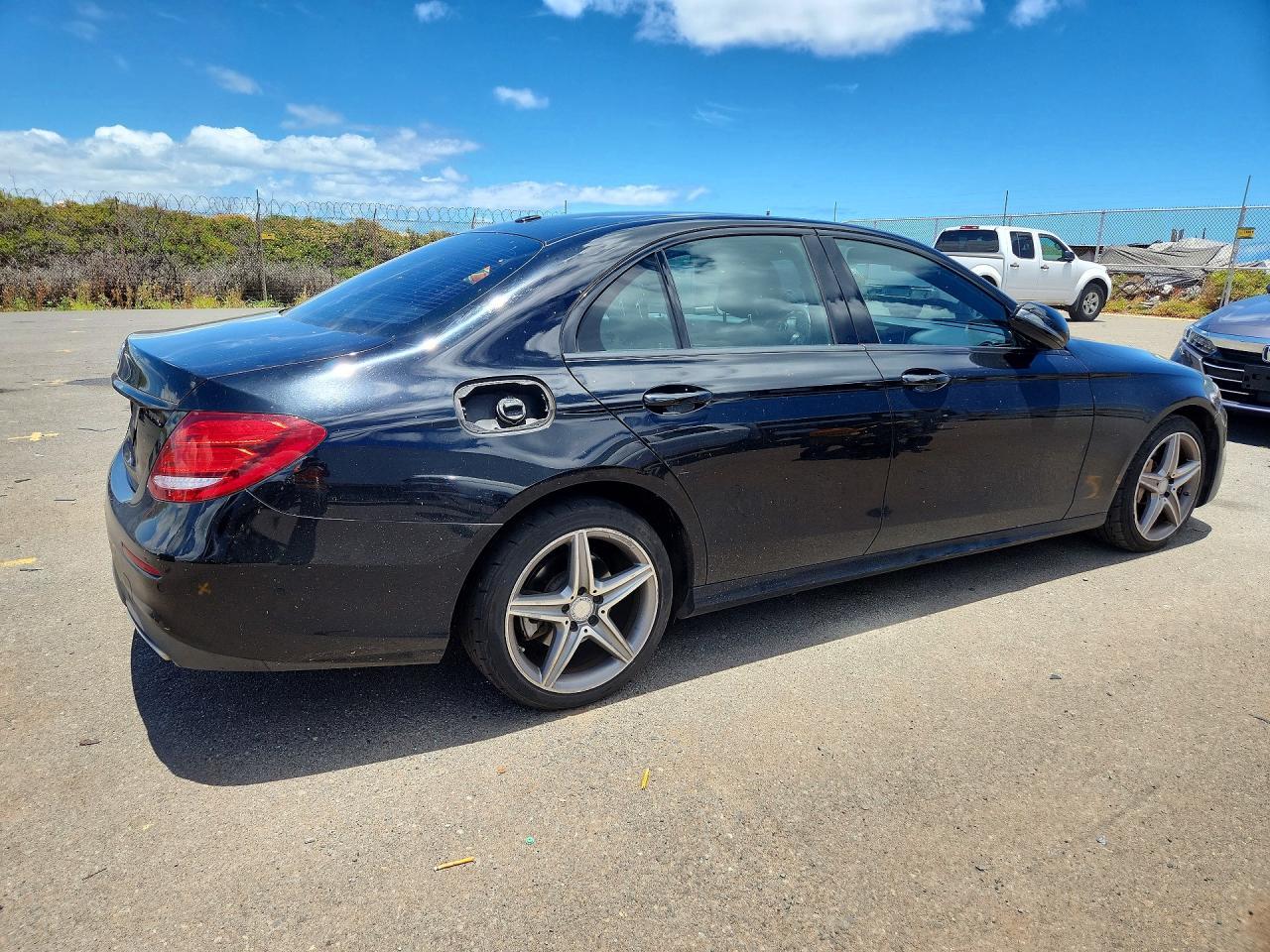 2017 Mercedes-Benz E 300 - Фото 3