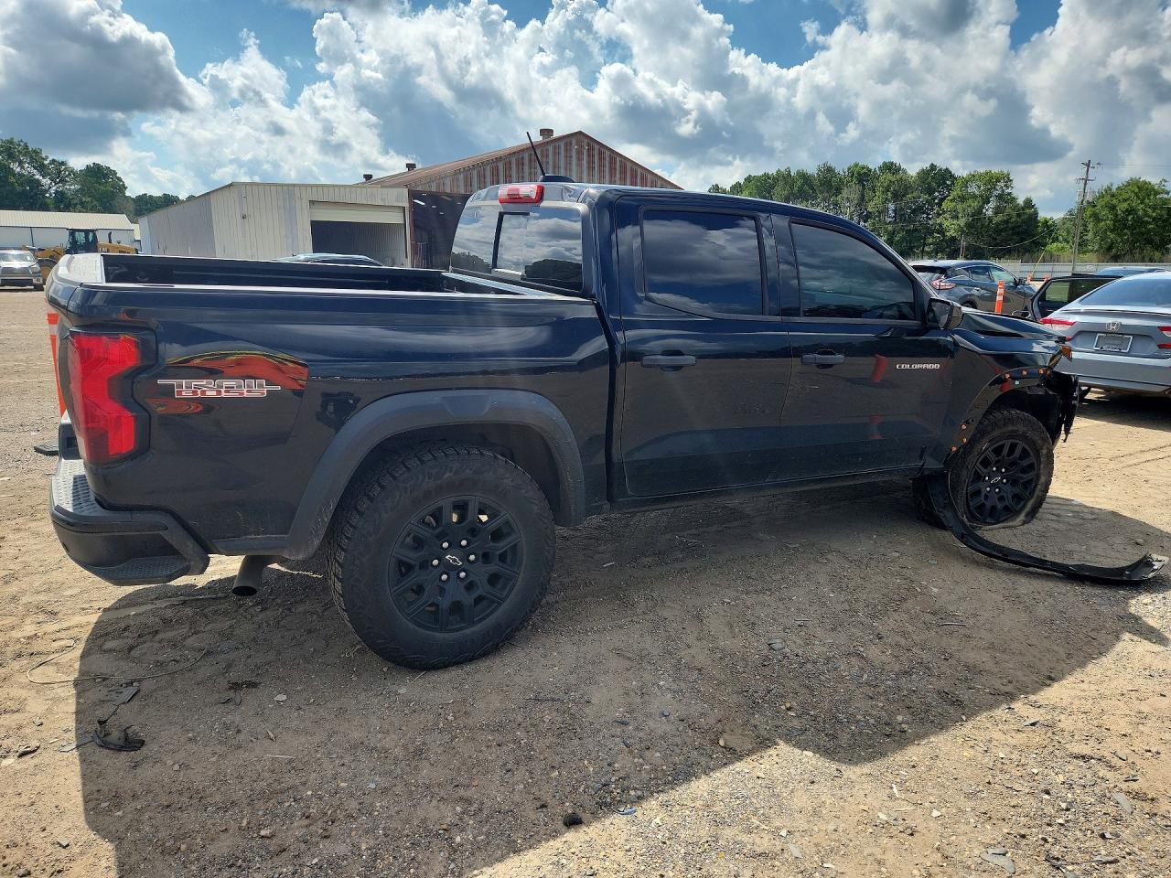2025 Chevrolet Colorado Trail Boss - Image 3