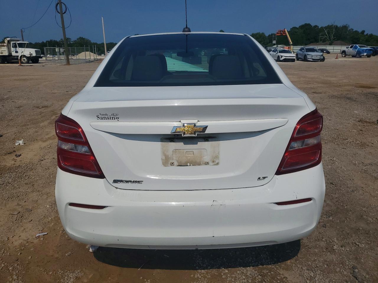 2017 Chevrolet Sonic Lt - Image 6