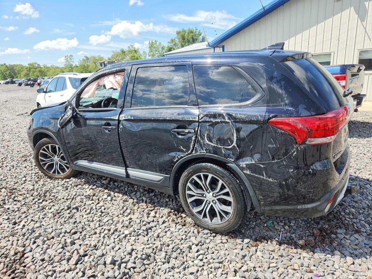 2017 Mitsubishi Outlander Se - Фото 2
