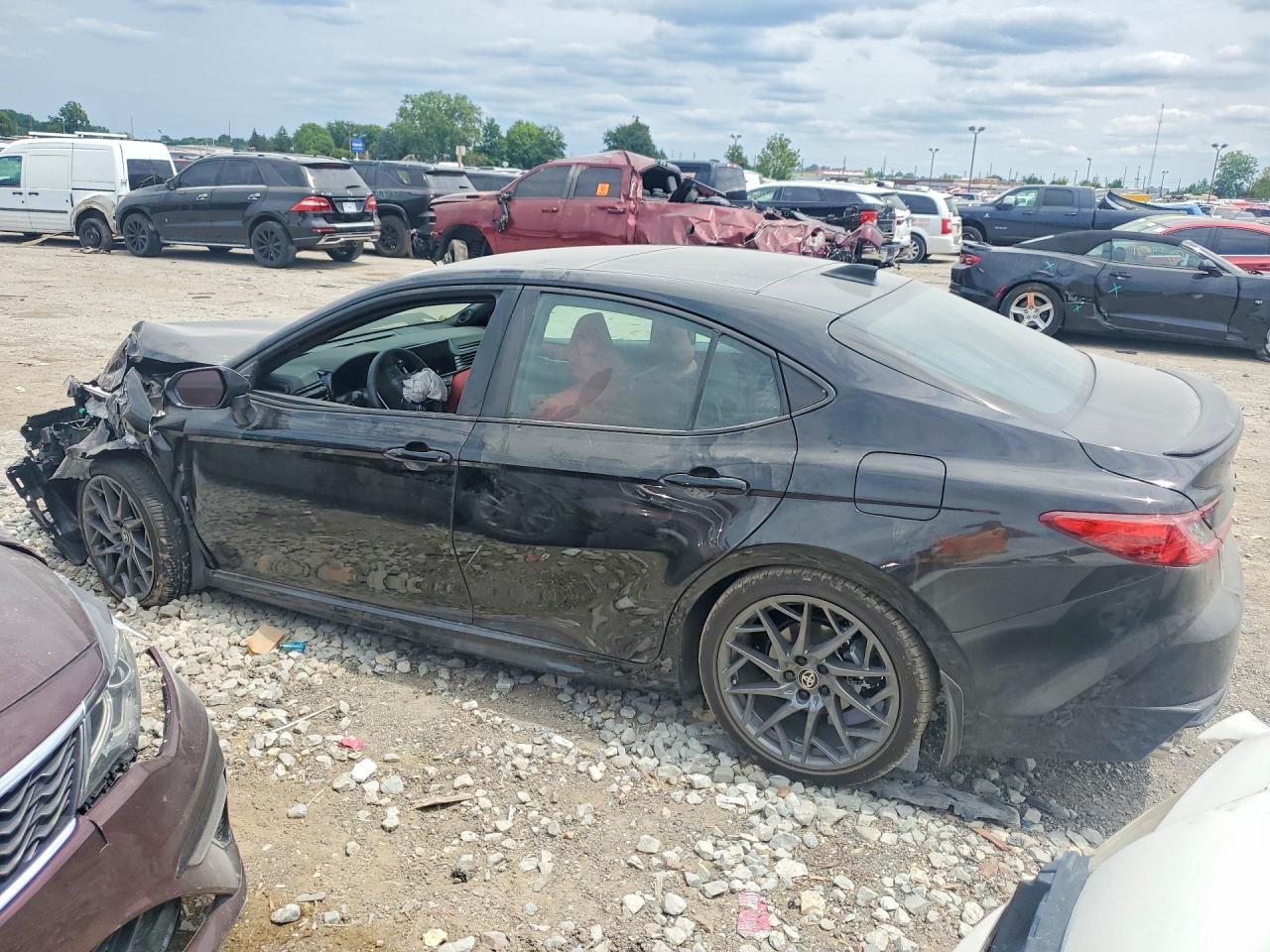 2026 Toyota Camry Xse - Фото 2