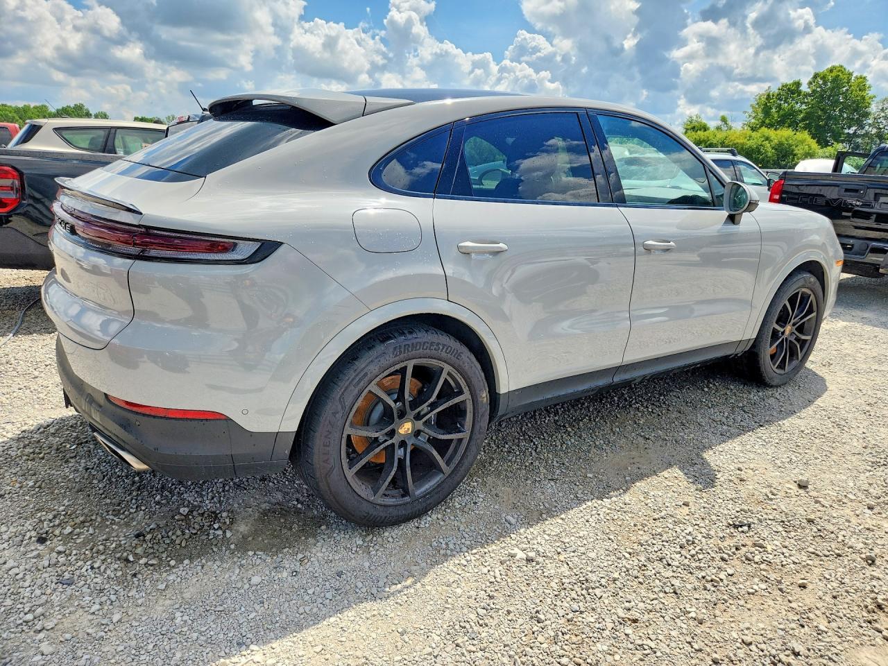 2025 Porsche Cayenne - Image 3