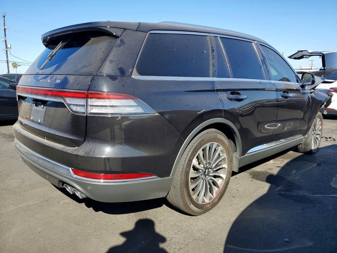 2024 Lincoln Aviator - Image 3